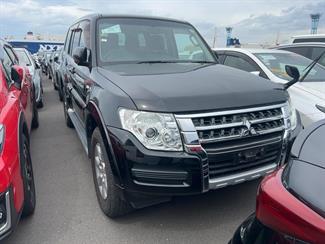 2015 Mitsubishi Pajero