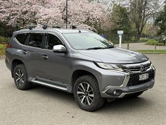2017 Mitsubishi Pajero